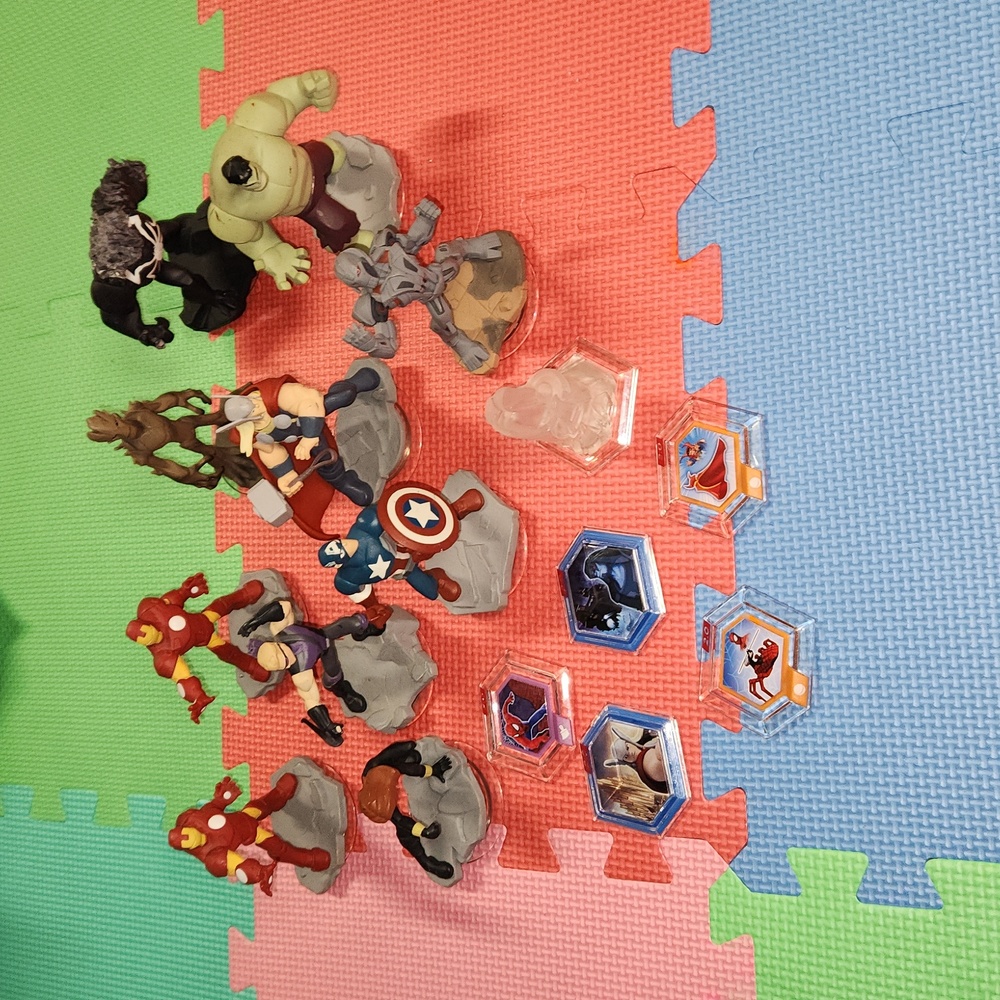 Disney infinity marvel characters , 18 pieces